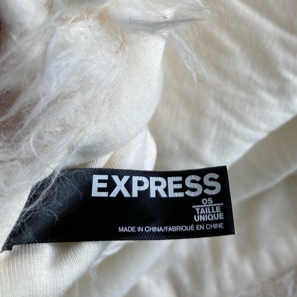 Express Sherpa Poncho - Picture 4 of 5